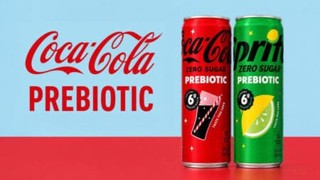 Coca-Cola Prebiotic e Sprite Zero Sugar Prebiotic Latas da Coca-Cola Zero Sugar Prebiotic e Sprite Zero Sugar Prebiotic com texto “Coca-Cola Prebiotic”.
