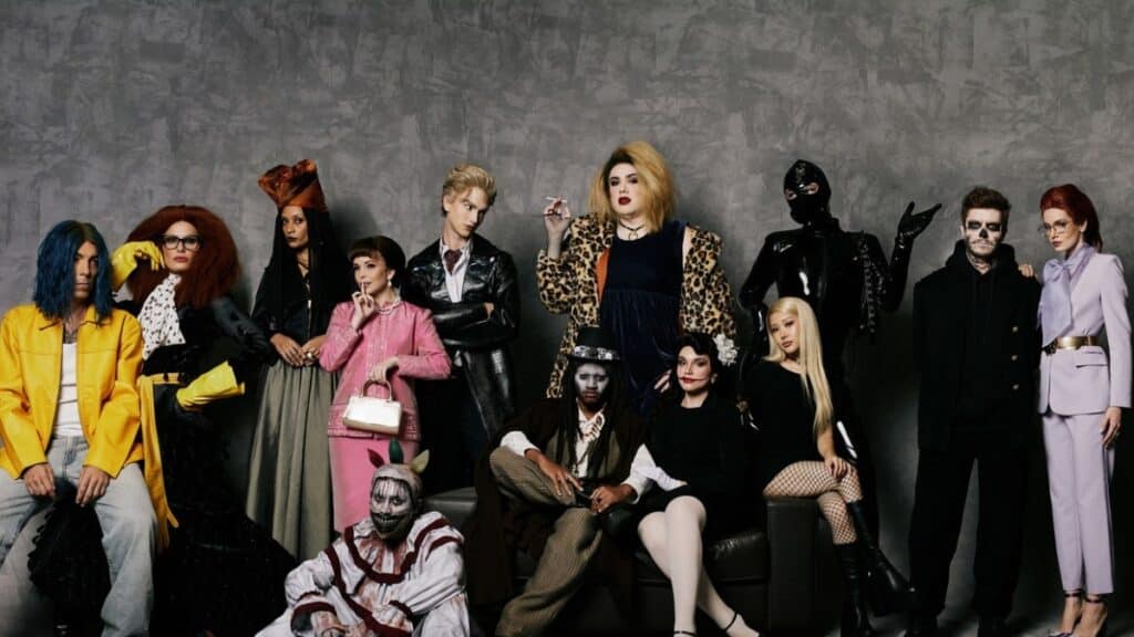 Baile de Halloween Sephora com American Horror Story e Disney+ Participantes caracterizados em baile de Halloween, com temática de American Horror Story, em evento da Sephora com Disney+