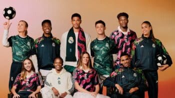 Grupo usando uniformes em collab FARM Rio e Real Madrid com jaquetas e camisas verdes e rosa floral