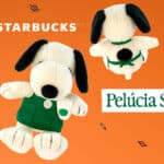 Pelúcias do Snoopy da Starbucks, com avental de barista em fundo laranja, coleção Peanuts