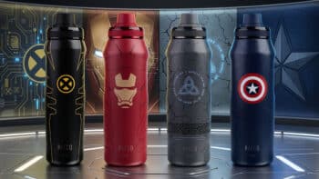 Garrafas térmicas PACCO Marvel com design de heróis Quatro garrafas térmicas PACCO inspiradas em heróis da Marvel, com ilustrações de super-heróis e fundo tecnológico