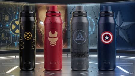 Garrafas térmicas PACCO Marvel com design de heróis Quatro garrafas térmicas PACCO inspiradas em heróis da Marvel, com ilustrações de super-heróis e fundo tecnológico