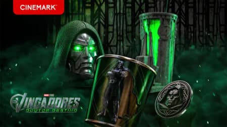 Imagem promocional da Cinemark com personagem de aparência robótica, tema Vingadores: Doutor Destino e luz verde